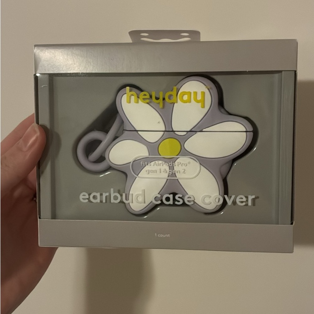 Heyday Lavender and White Floral Earbud Case